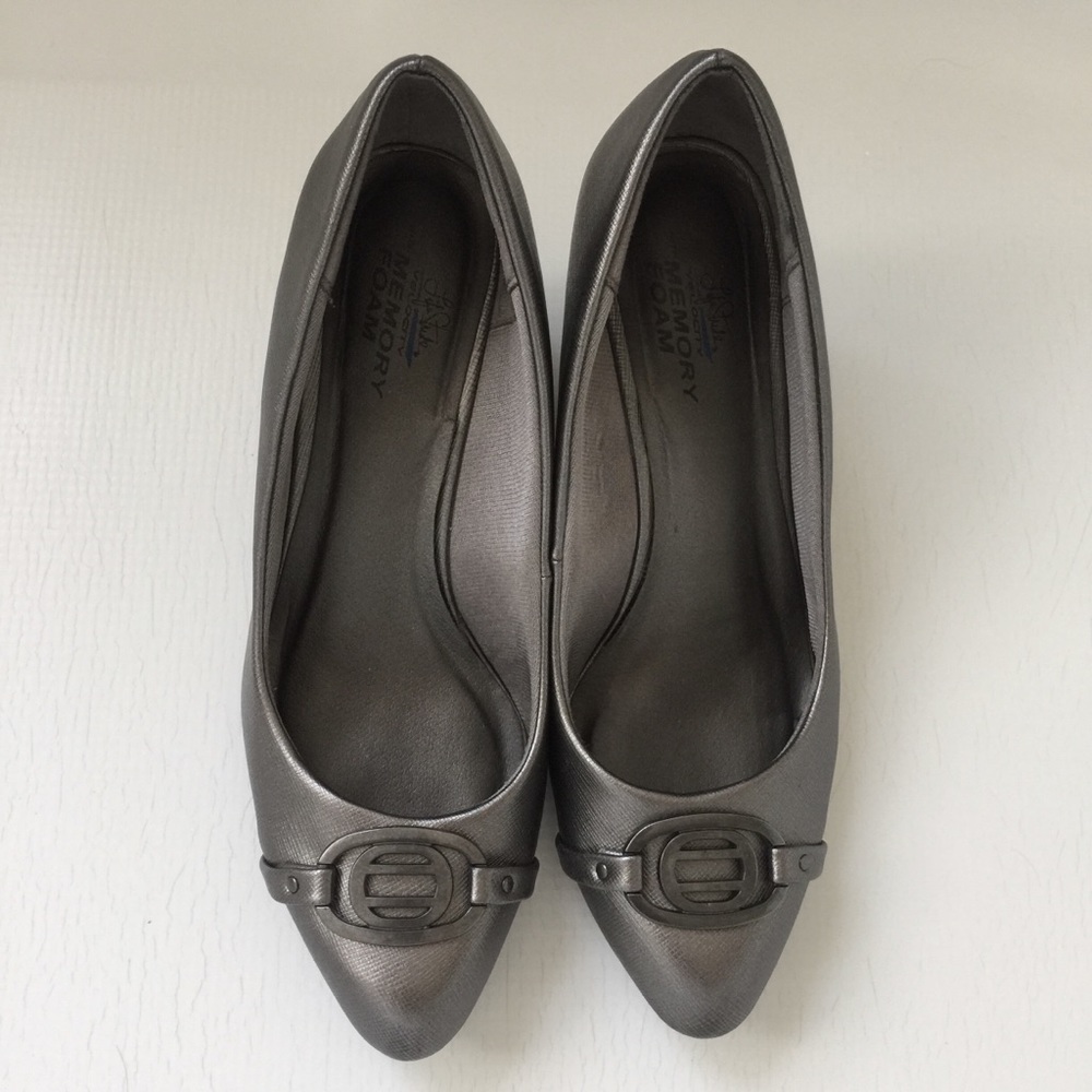 Wedges leather Life Stride memory foam closed toe